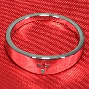 Brand New Never Worn Sterling Silver Cross Ring